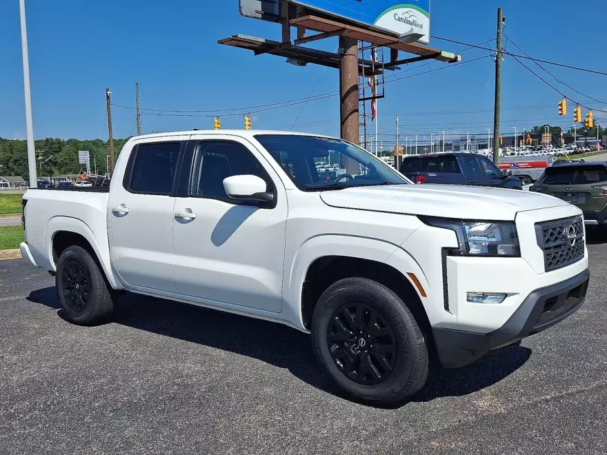 2024 Nissan Frontier SV photo 1