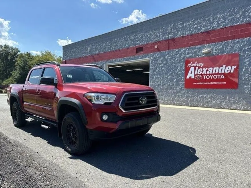 2023 Toyota Tacoma 4x4 SR5 Double Cab V6 photo 1
