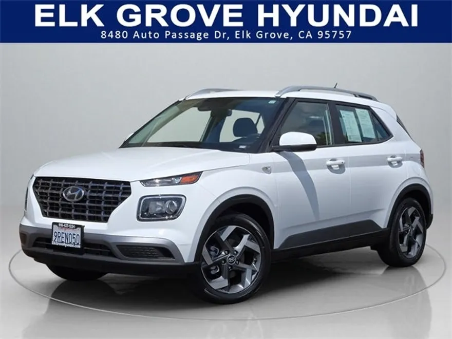 2025 Hyundai Venue SEL photo 1