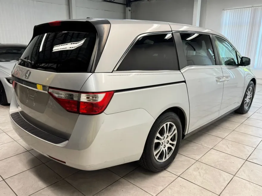 2013 Honda Odyssey EX-L photo 1