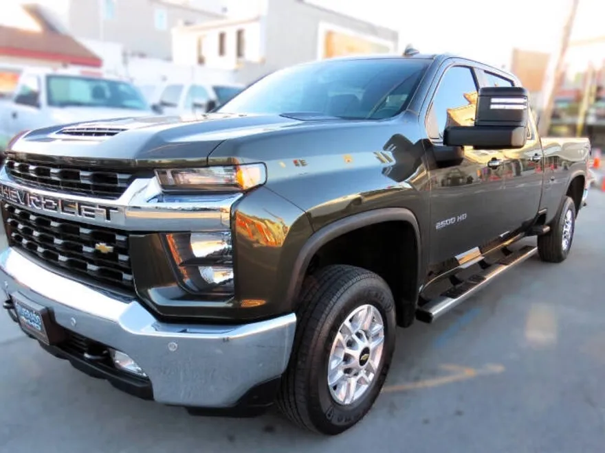 2022 Chevrolet Silverado 2500HD LT photo 1
