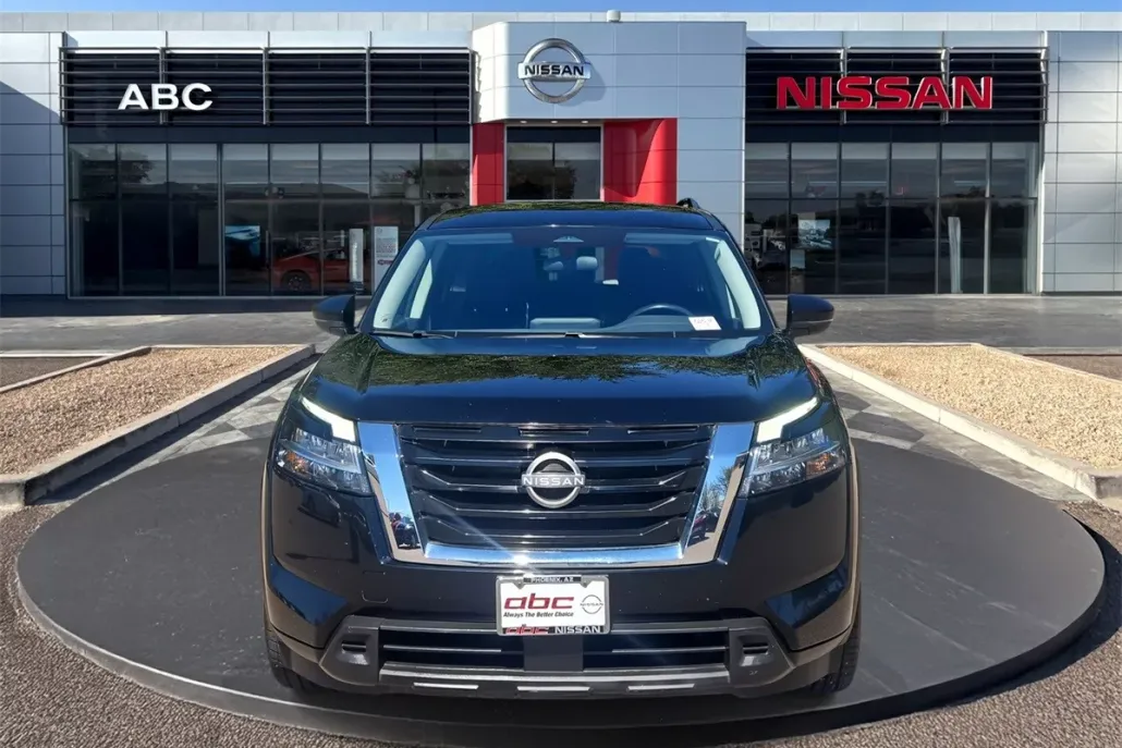2022 Nissan Pathfinder SV photo 1