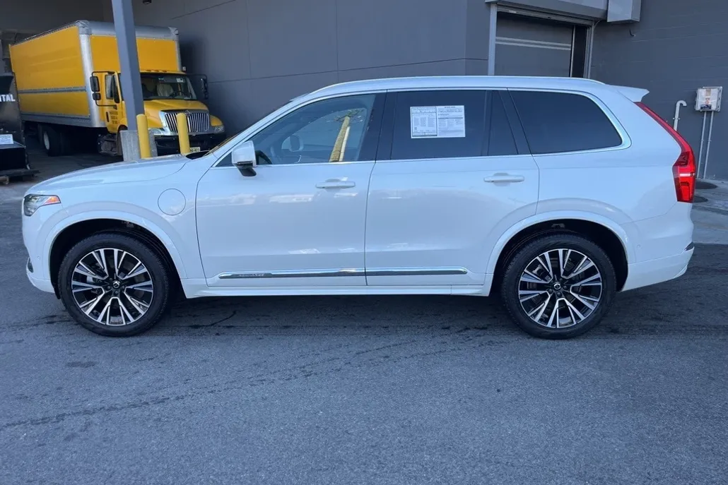 2024 Volvo XC90 Recharge T8 Plus photo 1