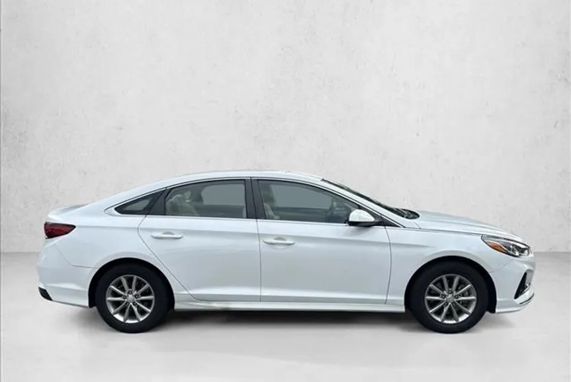 2018 Hyundai Sonata SE photo 1
