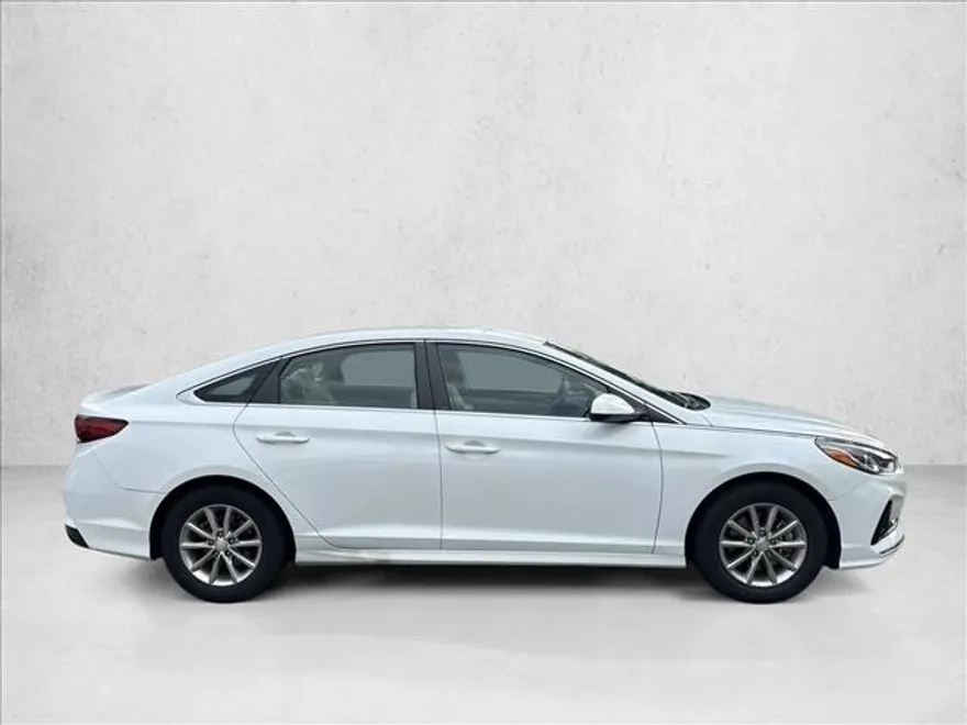 2018 Hyundai Sonata SE photo 1