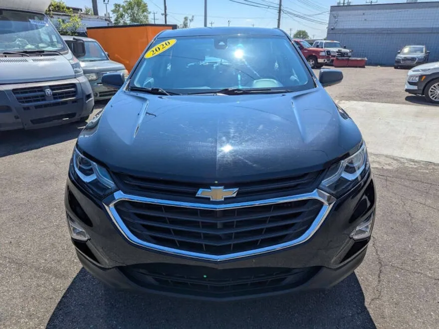 2020 Chevrolet Equinox LS photo 1