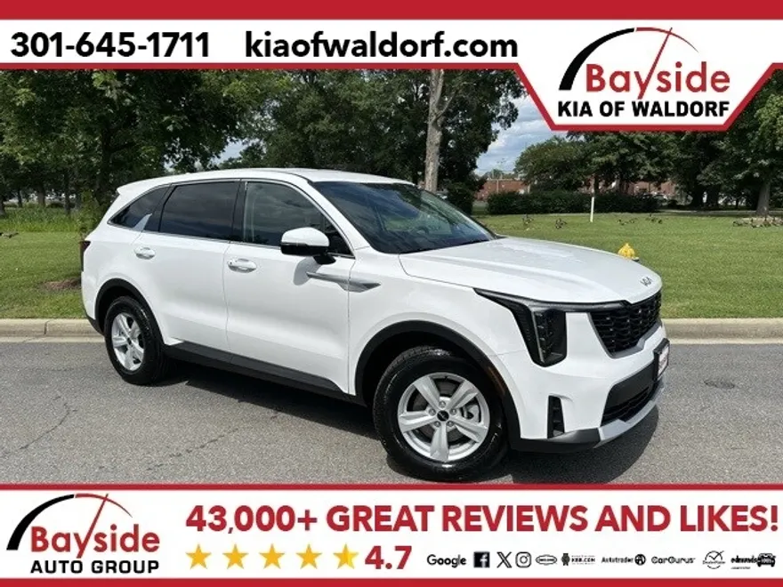 2025 Kia Sorento LX photo 1