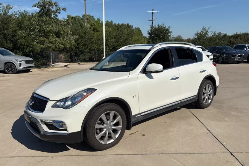 2017 Infiniti QX50 Premium photo 1