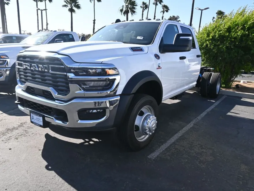 2025 Ram 5500 Tradesman photo 1