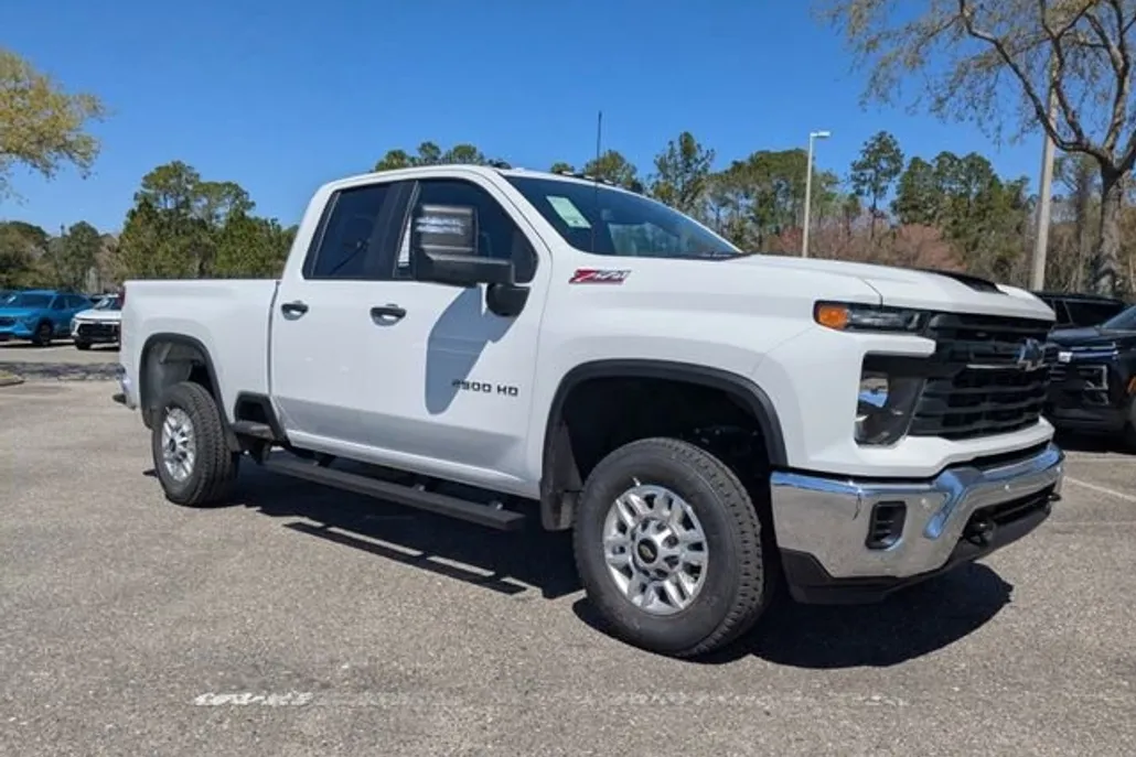 2025 Chevrolet Silverado 2500HD photo 1