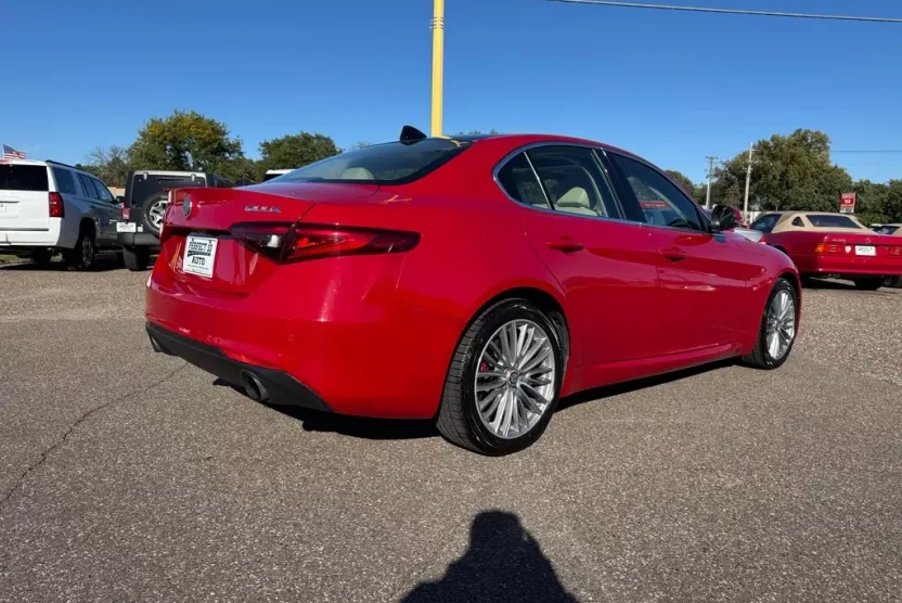 2018 Alfa Romeo Giulia Ti photo 1