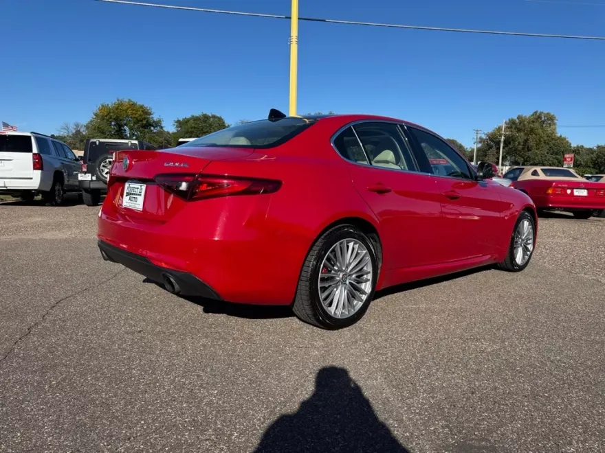 2018 Alfa Romeo Giulia Ti photo 1