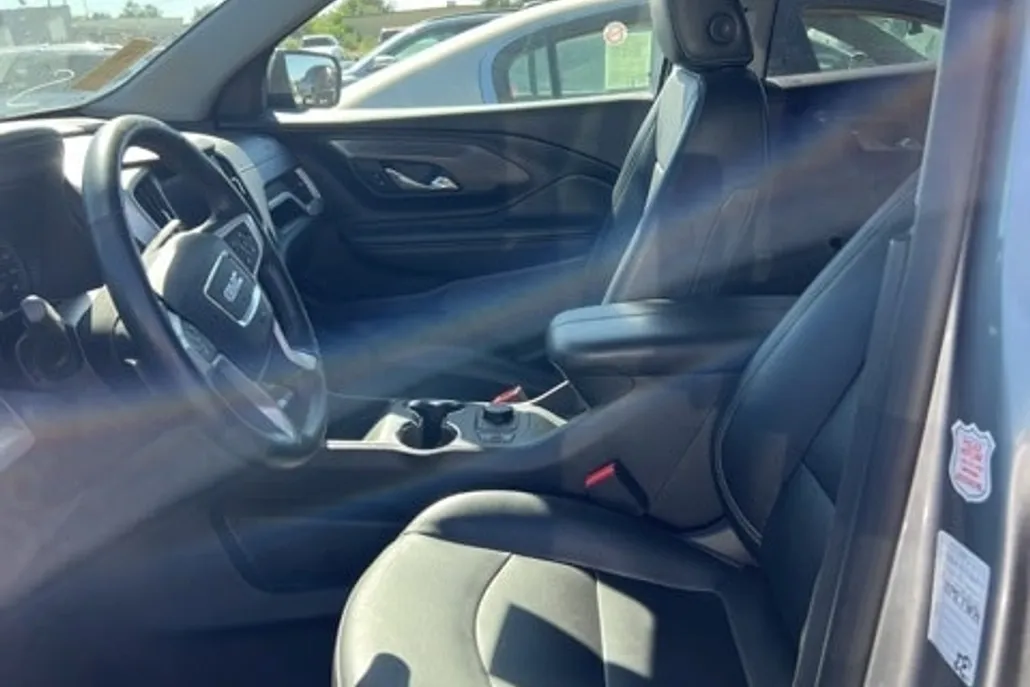 2024 Gmc Terrain SLT photo 1