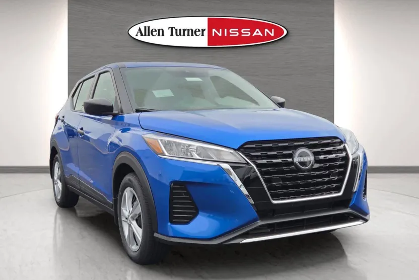 2025 Nissan Kicks Play S photo 1