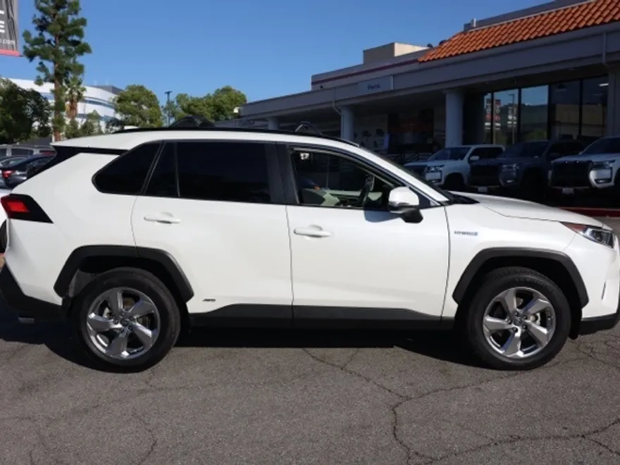 2021 Toyota RAV4 Hybrid XLE Premium photo 1