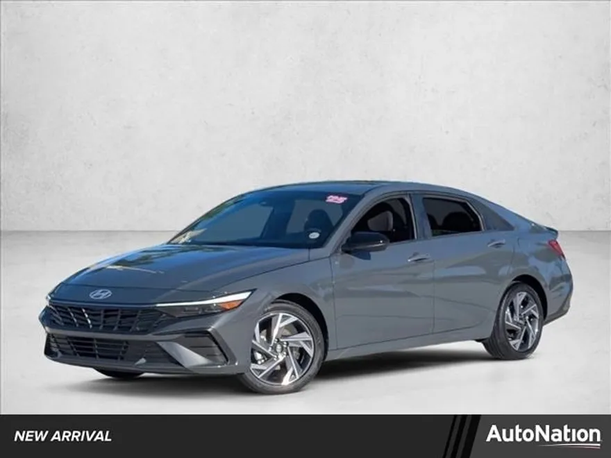 2025 Hyundai Elantra SEL Sport photo 1