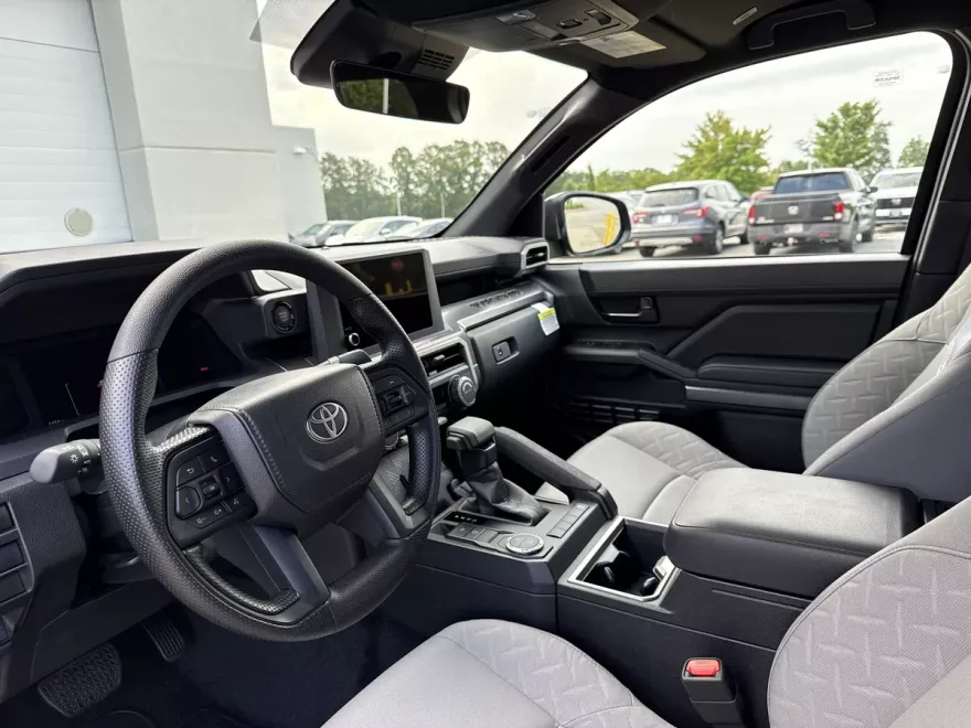 2025 Toyota Tacoma SR5 photo 1