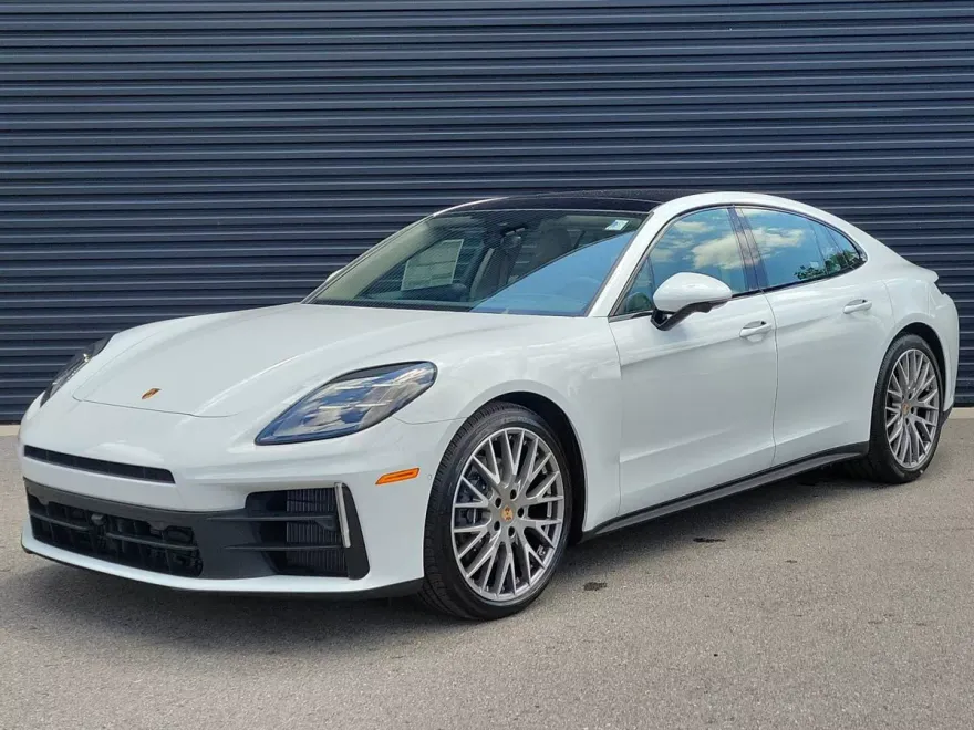 2025 Porsche Panamera 4 photo 1