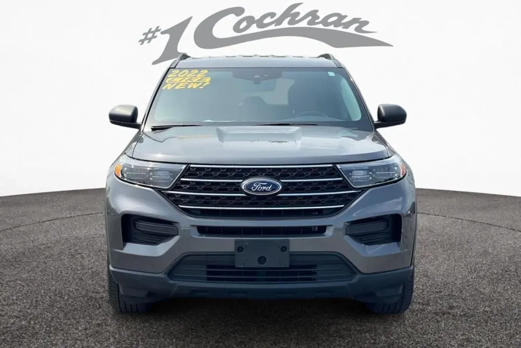 2022 Ford Explorer XLT photo 1
