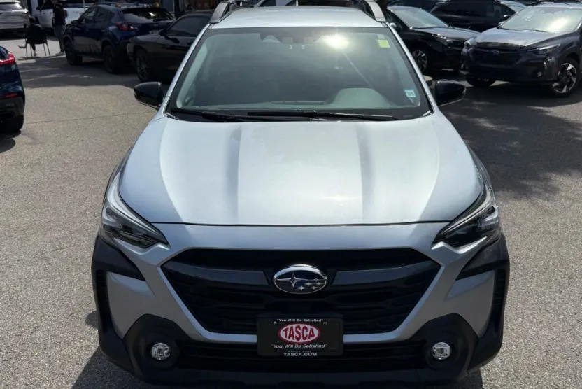 2023 Subaru Outback Premium photo 1