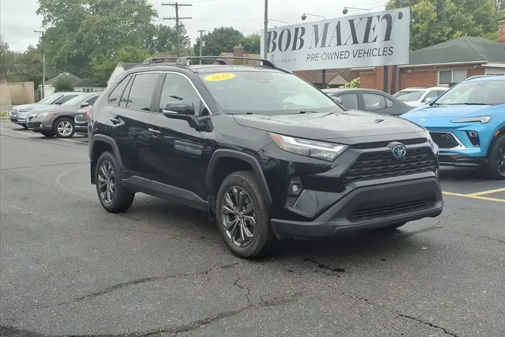 2023 Toyota RAV4 Hybrid XLE Premium photo 1