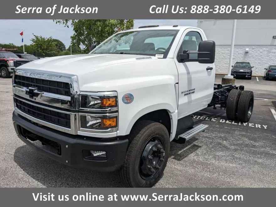 2024 Chevrolet Silverado 5500HD Work Truck photo 1