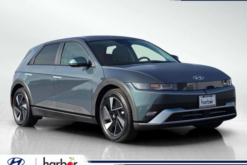 2025 Hyundai Ioniq 5 SE photo 1