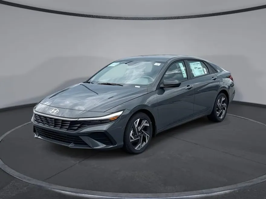 2025 Hyundai Elantra SEL Sport photo 1