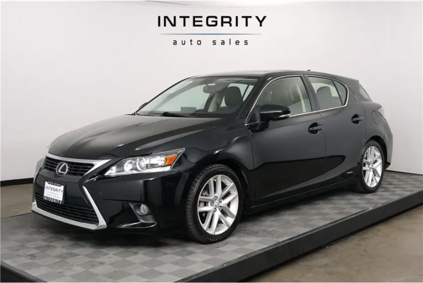 2016 Lexus CT 200h photo 1