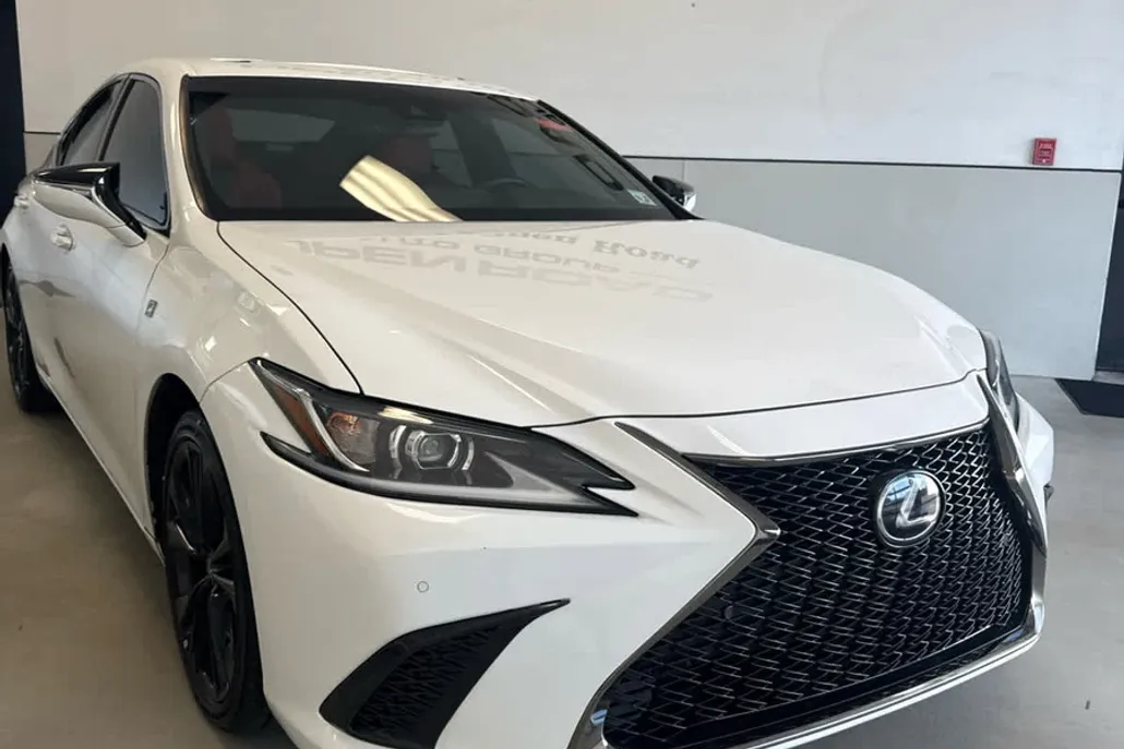 2022 Lexus ES 350 F SPORT photo 1