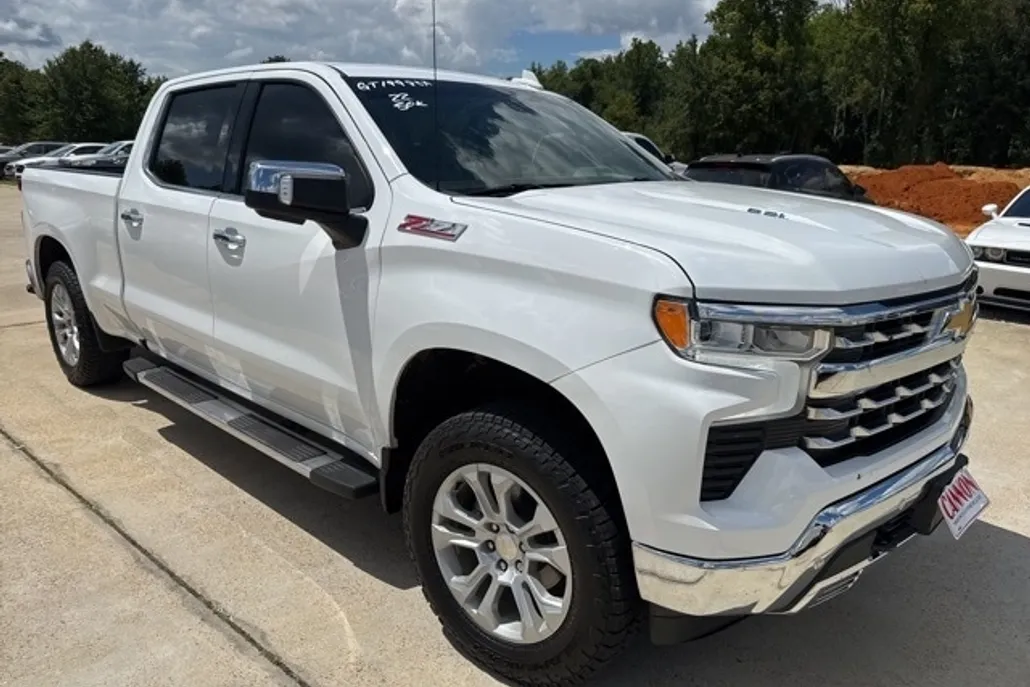 2022 Chevrolet Silverado 1500 LTZ photo 1
