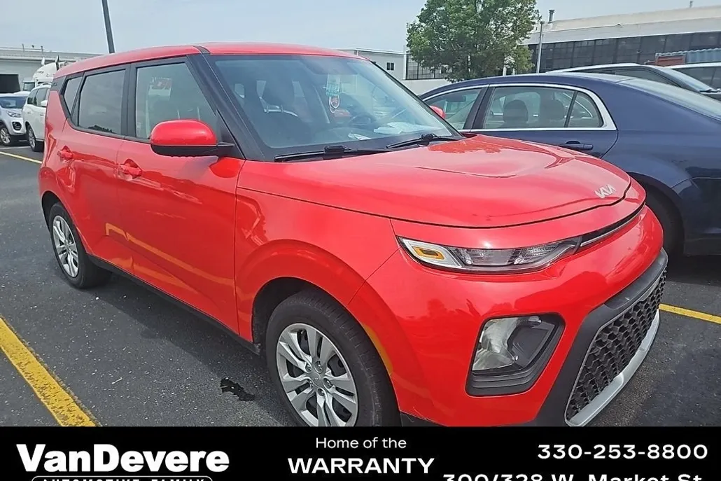 2022 Kia Soul LX photo 1