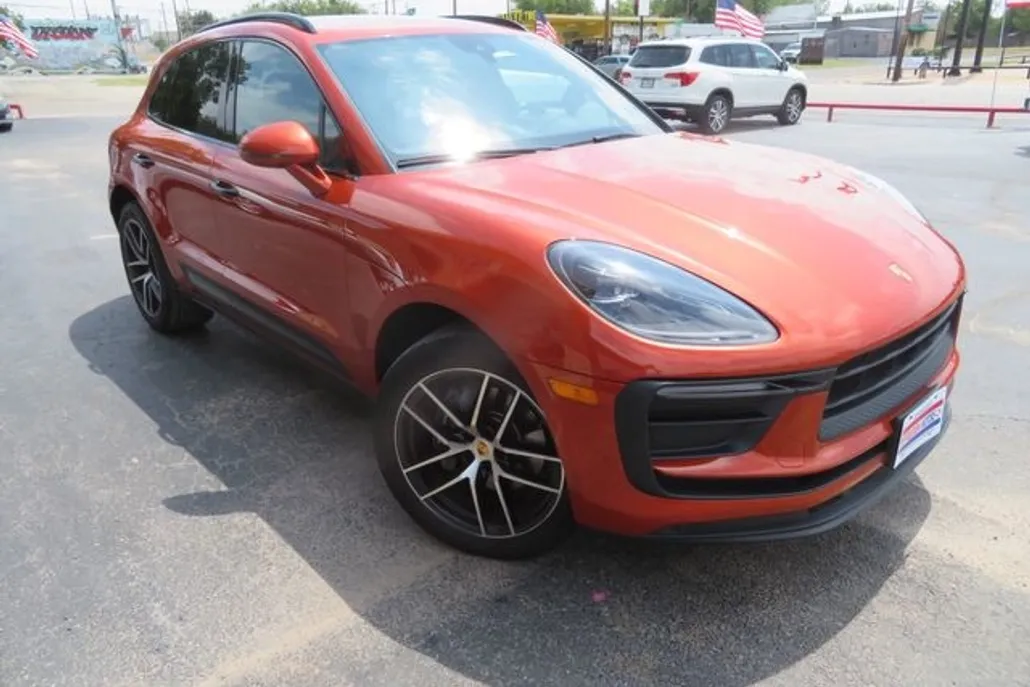 2022 Porsche Macan photo 1