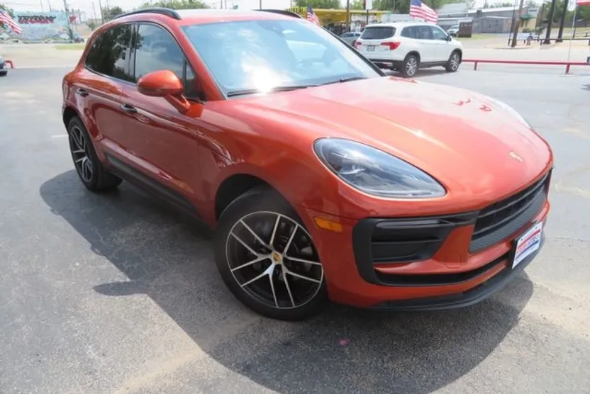 2022 Porsche Macan photo 1