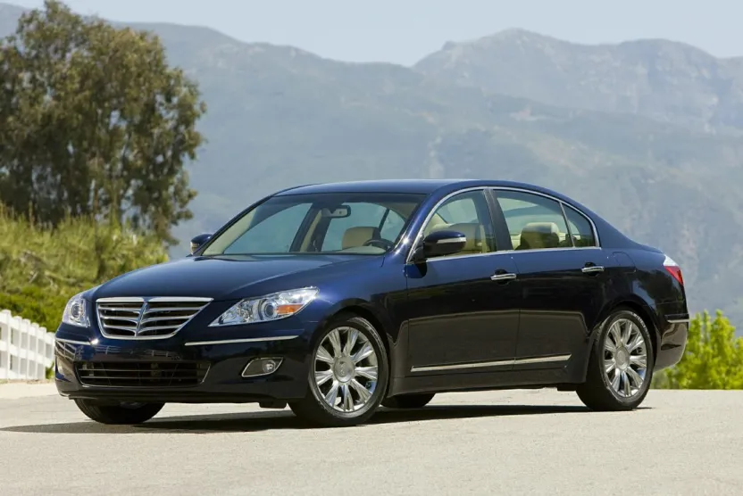 2011 Hyundai Genesis 3.8 photo 1