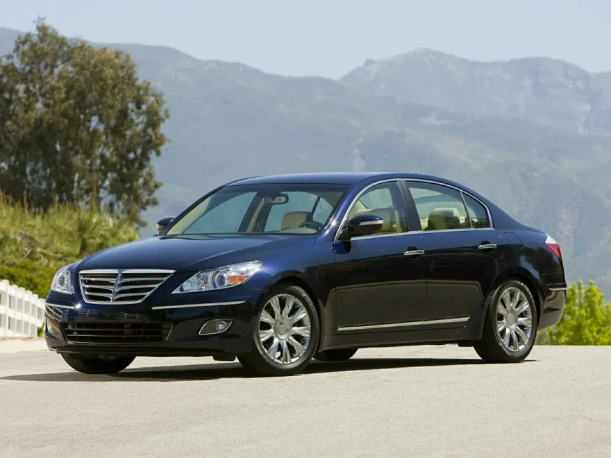 2011 Hyundai Genesis 3.8 photo 1
