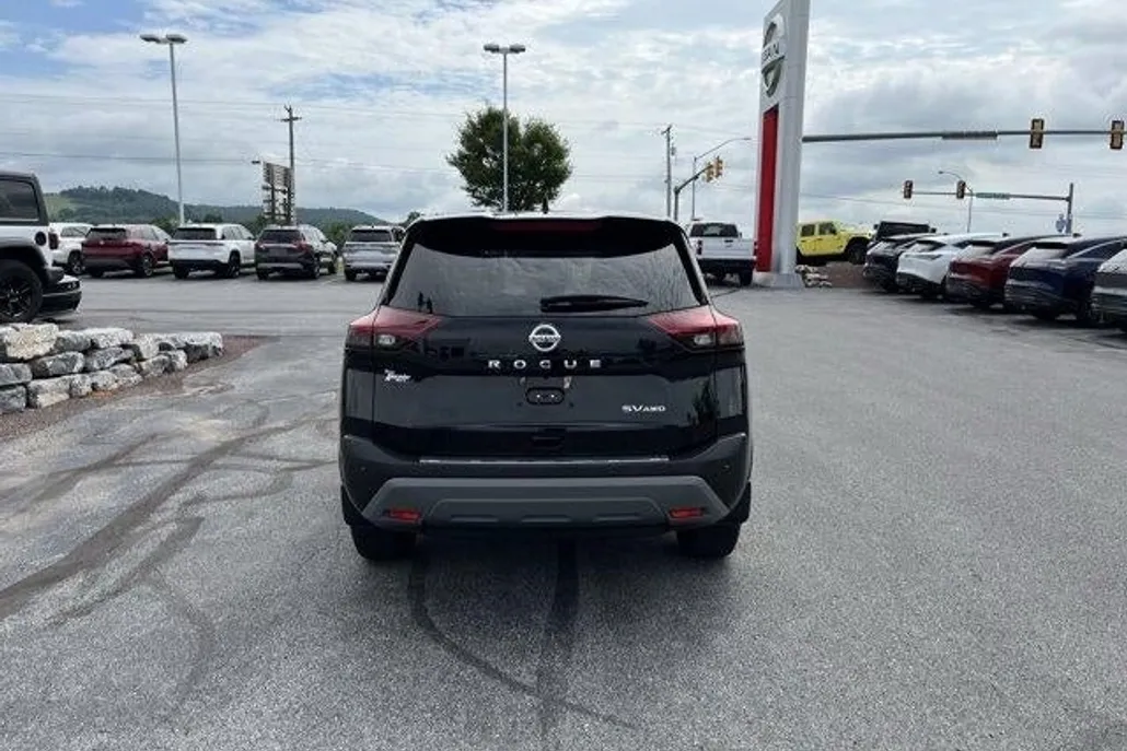 2021 Nissan Rogue AWD SV photo 1