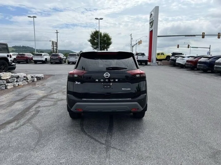 2021 Nissan Rogue AWD SV photo 1