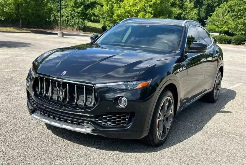 2017 Maserati Levante S photo 1