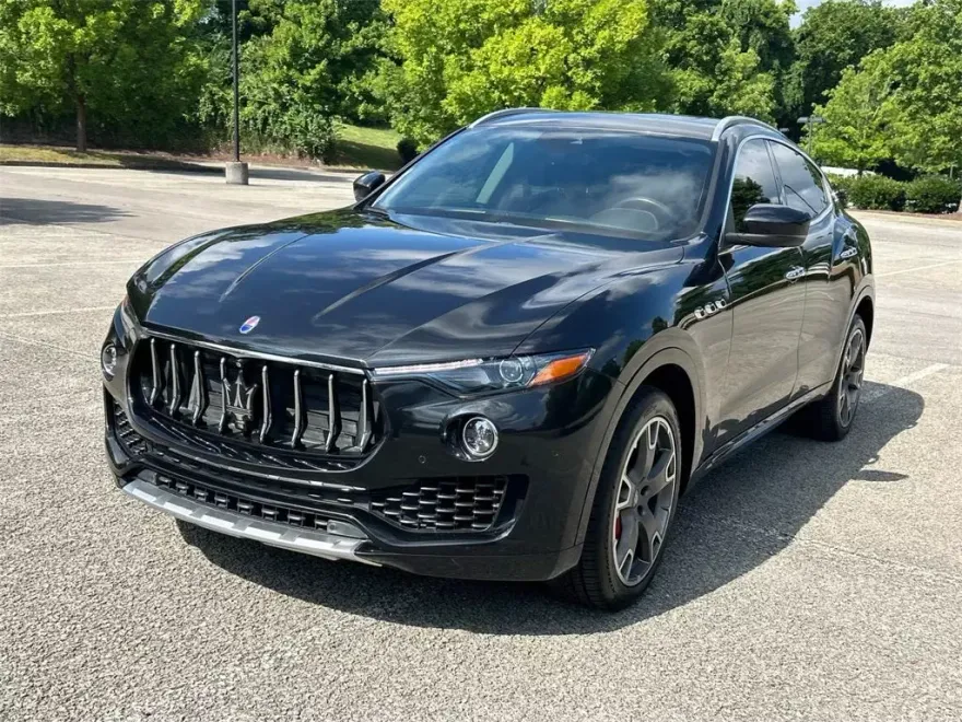 2017 Maserati Levante S photo 1