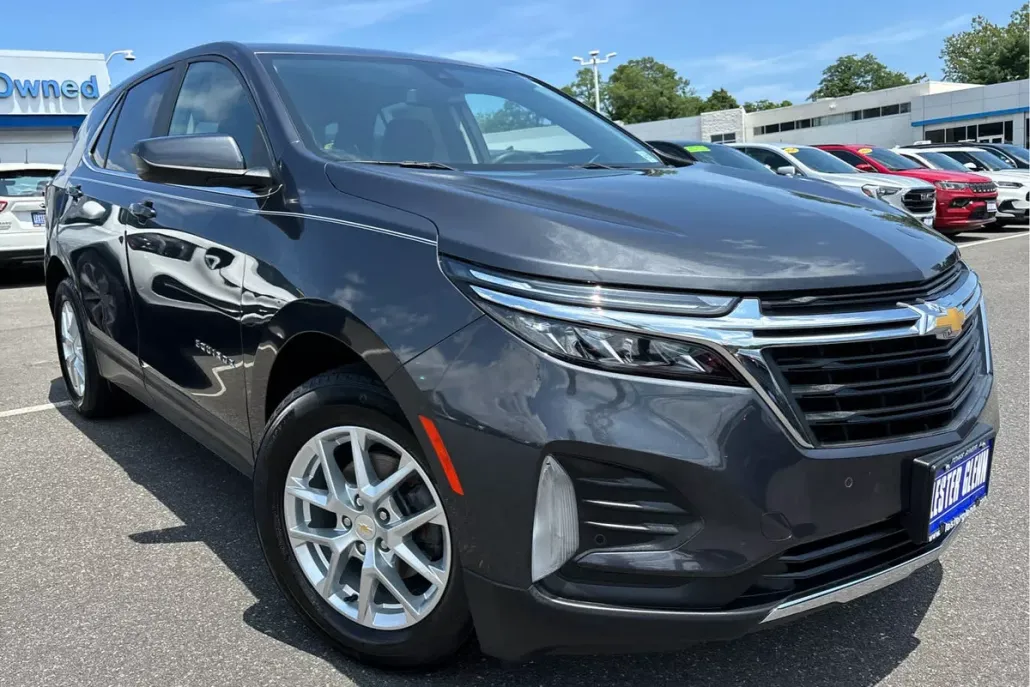 2022 Chevrolet Equinox LT photo 1