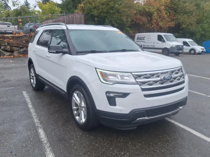 2018 Ford Explorer XLT photo 1