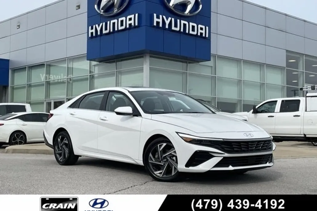 2025 Hyundai Elantra SEL Convenience photo 1
