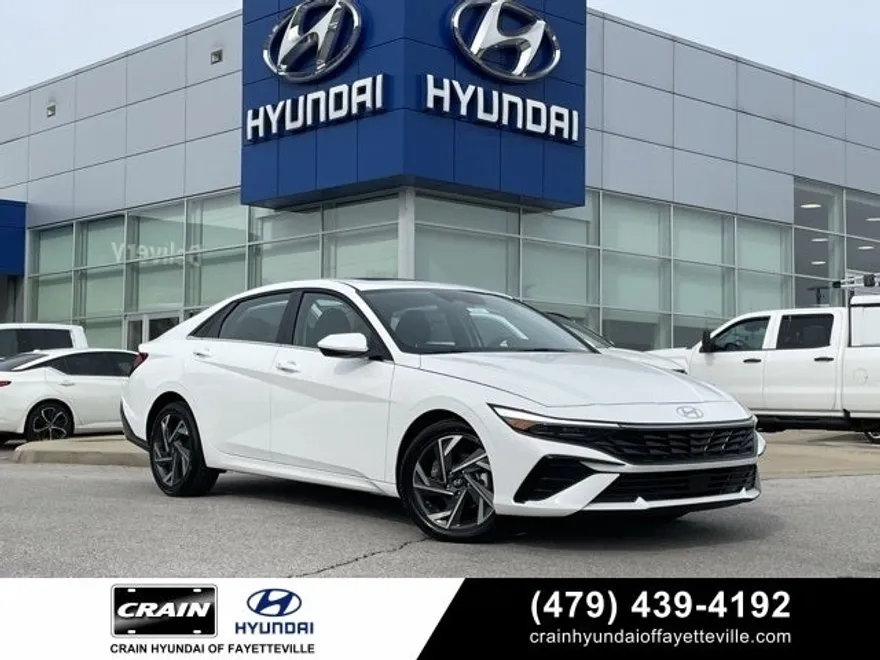 2025 Hyundai Elantra SEL Convenience photo 1