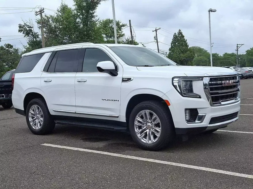 2024 Gmc Yukon SLT photo 1
