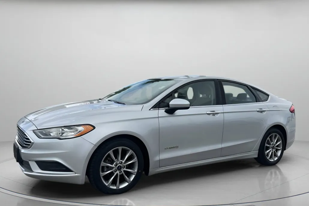 2017 Ford Fusion S Hybrid photo 1