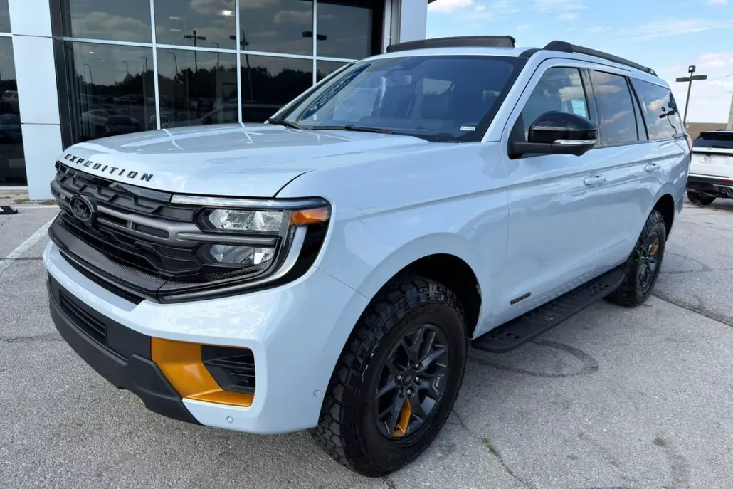 2025 Ford Expedition photo 1