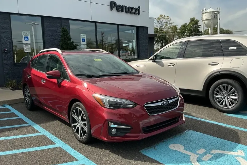 2018 Subaru Impreza Limited photo 1