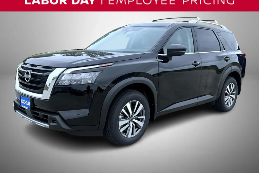 2025 Nissan Pathfinder SL photo 1