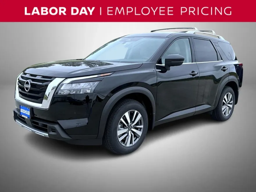 2025 Nissan Pathfinder SL photo 1